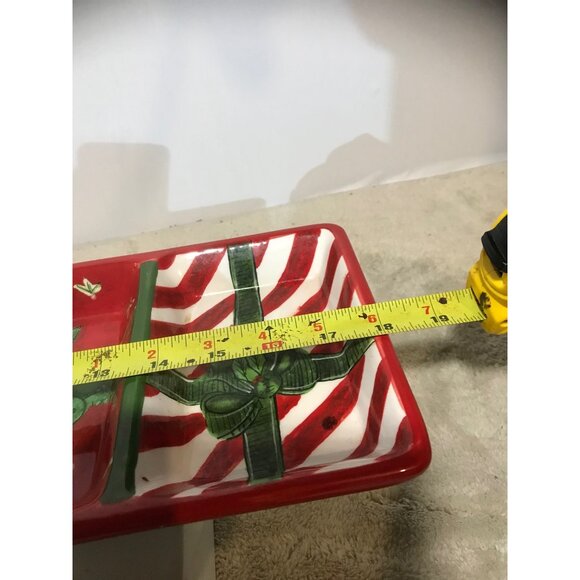 Oneida Ceramic Holiday Serving Tray Gift Box Design 4 Sections Red Green 18 X 6" - Picture 10 of 13